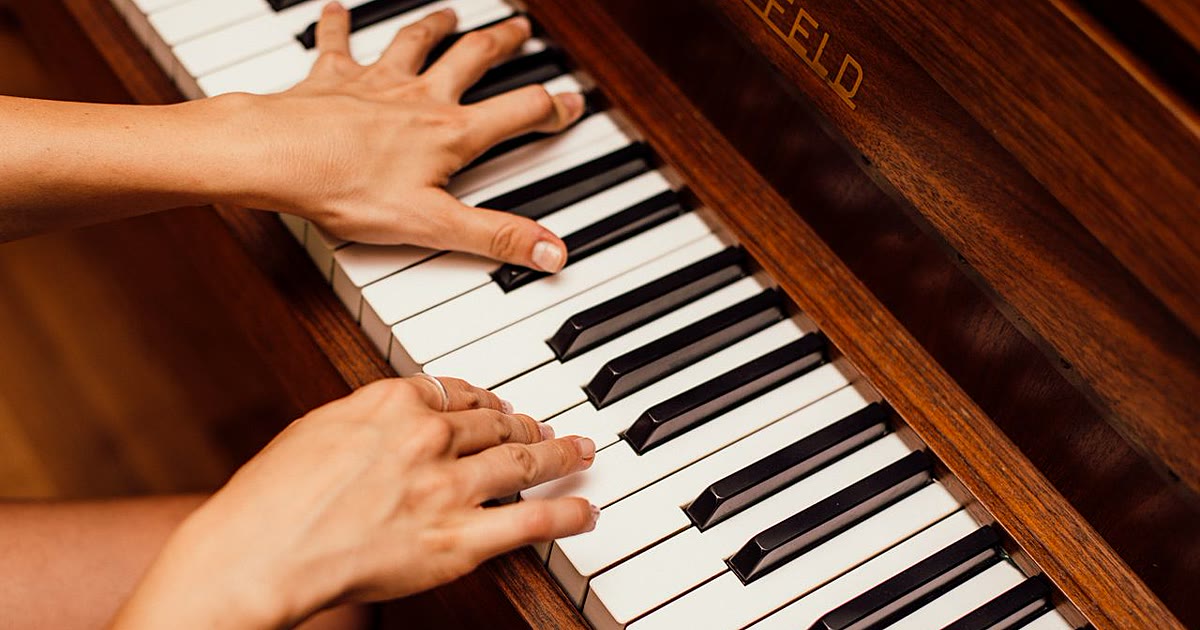 Banner tuts piano untuk artikel soundtrack film